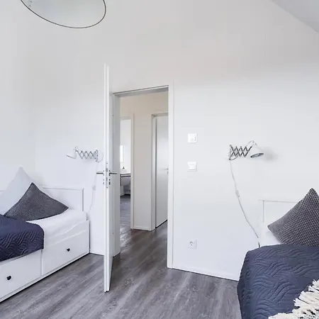 But Meere Apartment *